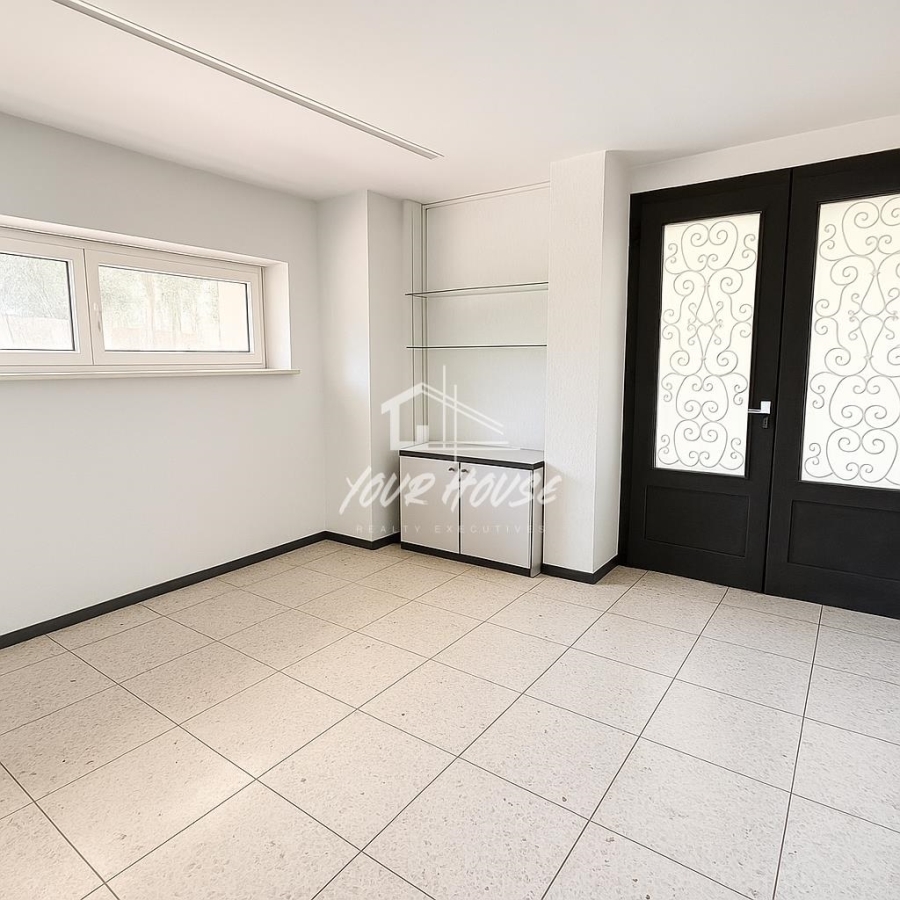 (For Sale) Commercial Commercial Property || East Attica/Vouliagmeni - 138 Sq.m, 290.000€ 